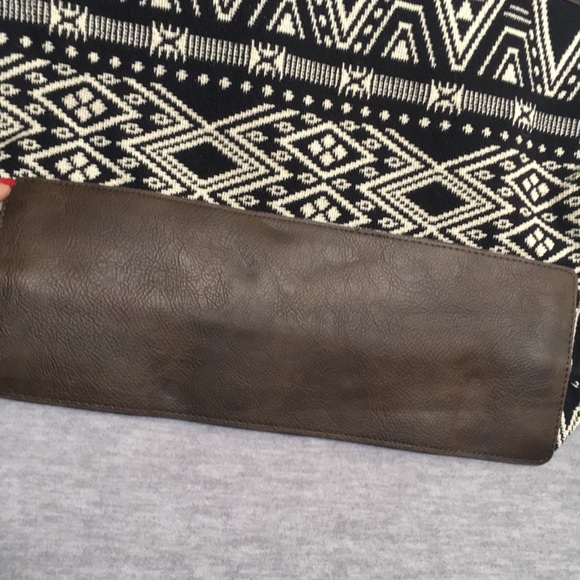 THIRTY-ONE NWT Aztec Tribal Southwest Tapestry Style Reversible Travel Bag - Picture 12 of 15